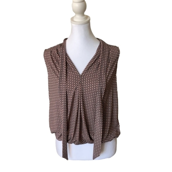 Max Studio Tie Neck Sleeveless Blouse - Picture 5 of 11